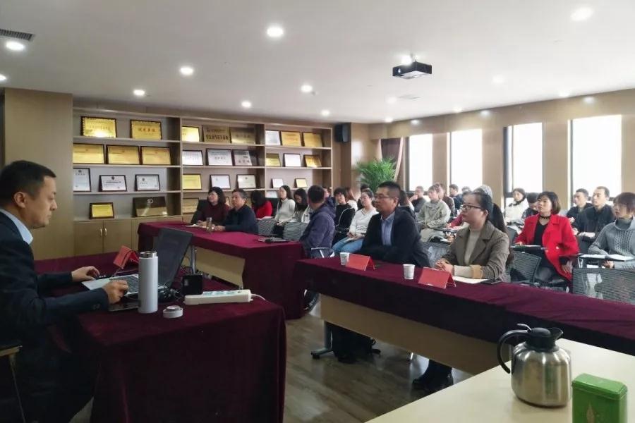 学无止境|开云集团_开云（中国）
举办法律知识专题培训